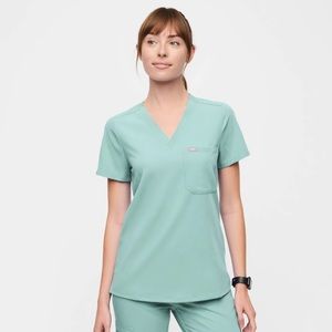 Catarina One Pocket Scrub Top
